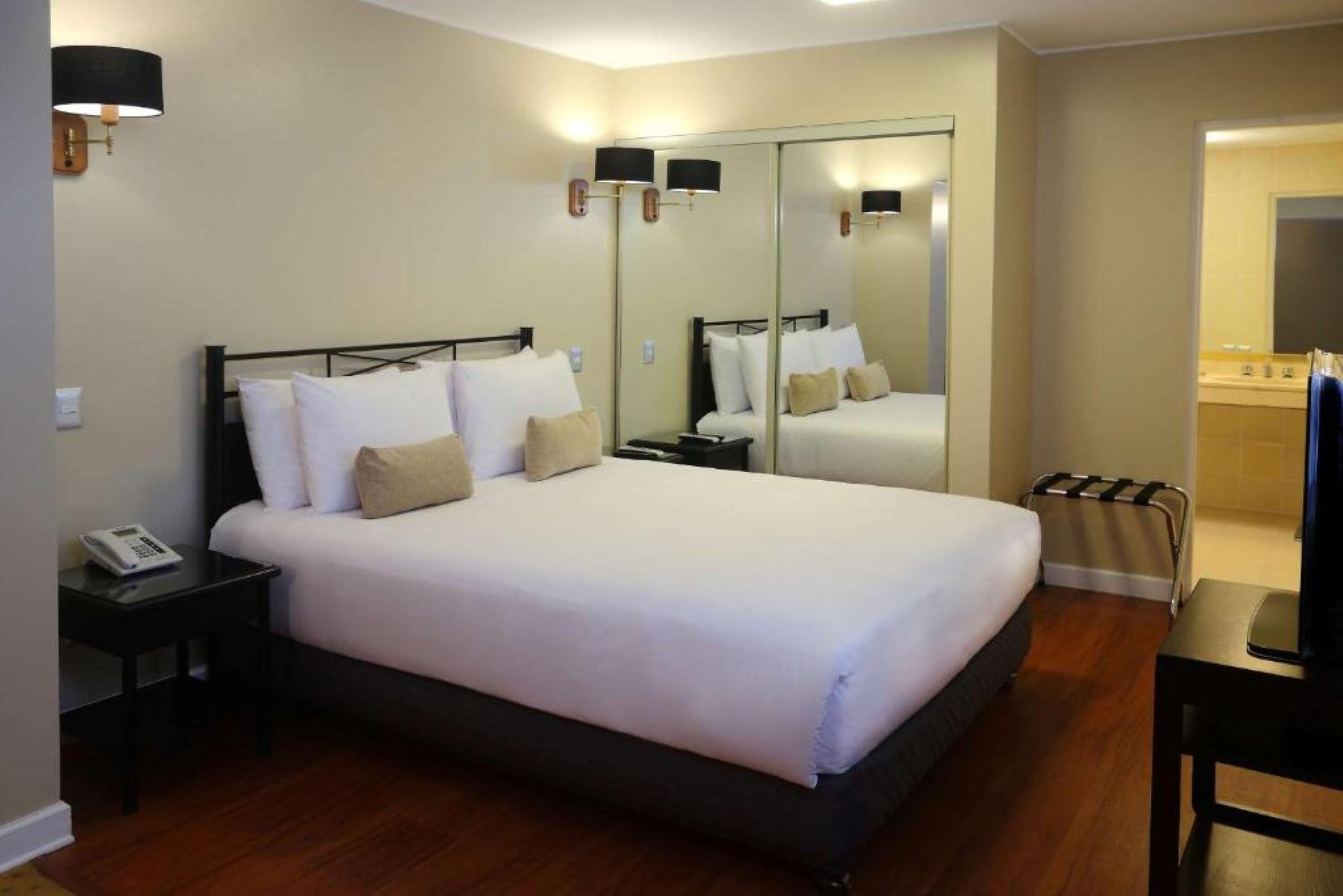 Radisson Hotel Plaza Del Bosque Лима Екстериор снимка