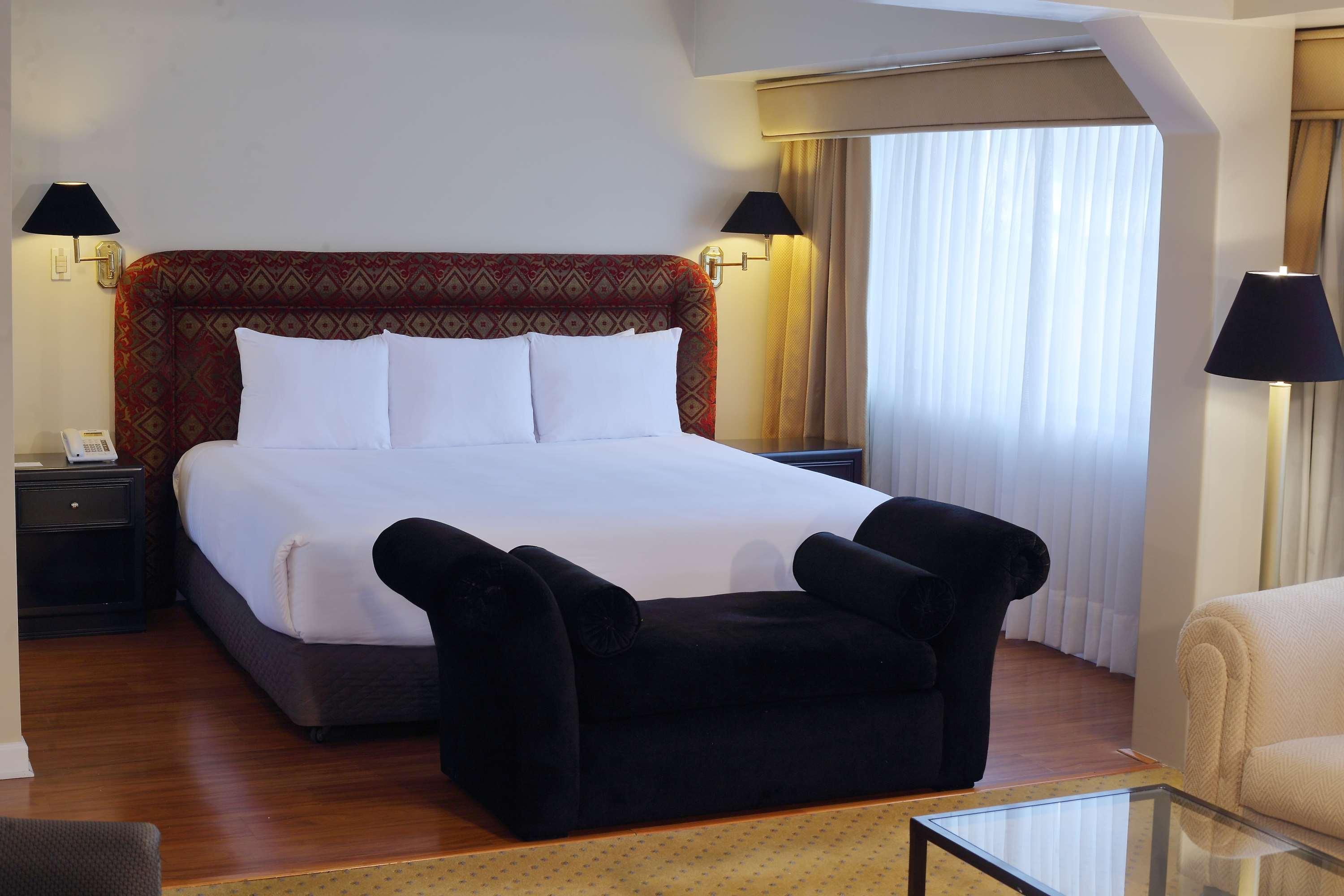 Radisson Hotel Plaza Del Bosque Лима Екстериор снимка