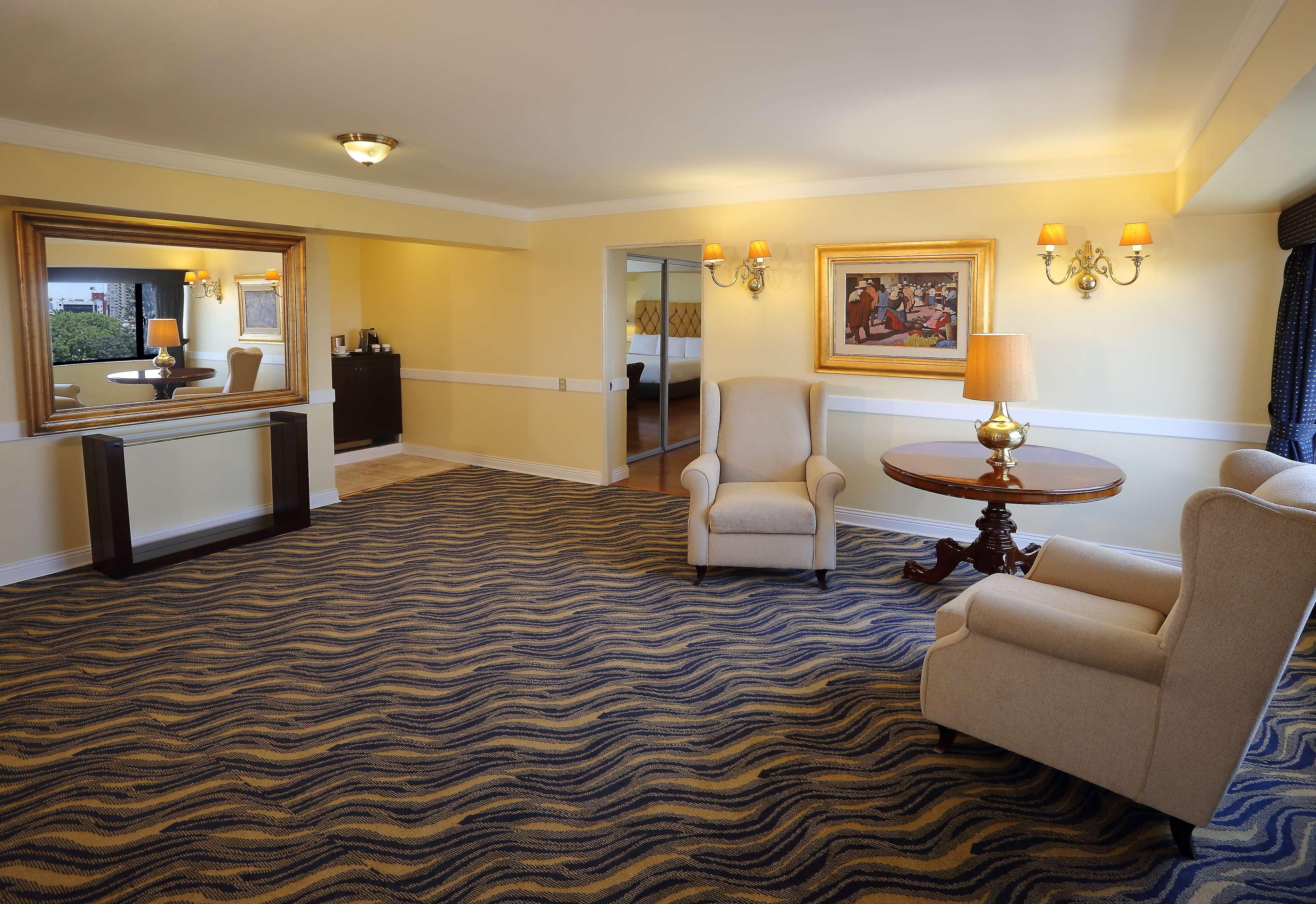 Radisson Hotel Plaza Del Bosque Лима Екстериор снимка