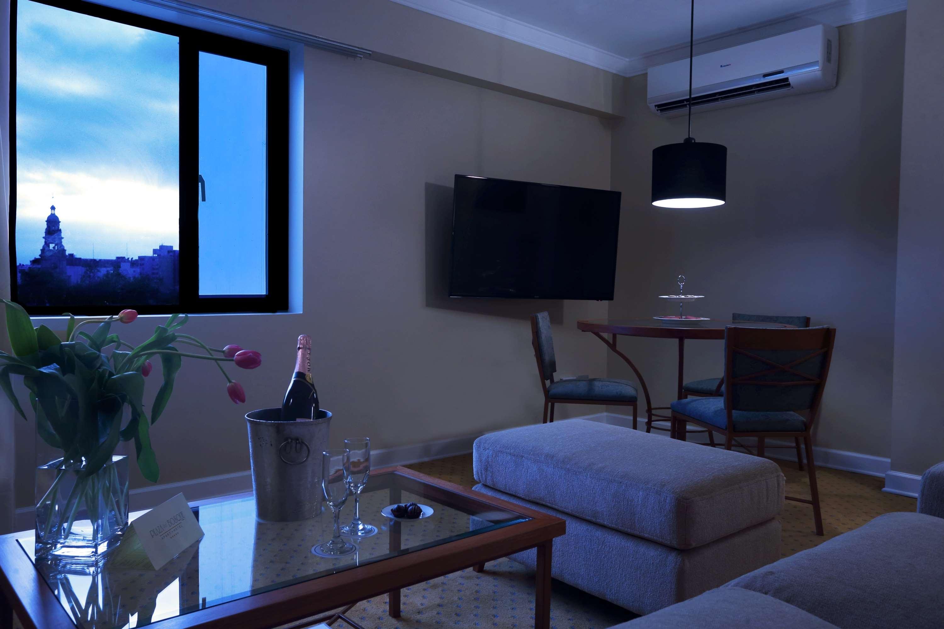 Radisson Hotel Plaza Del Bosque Лима Екстериор снимка