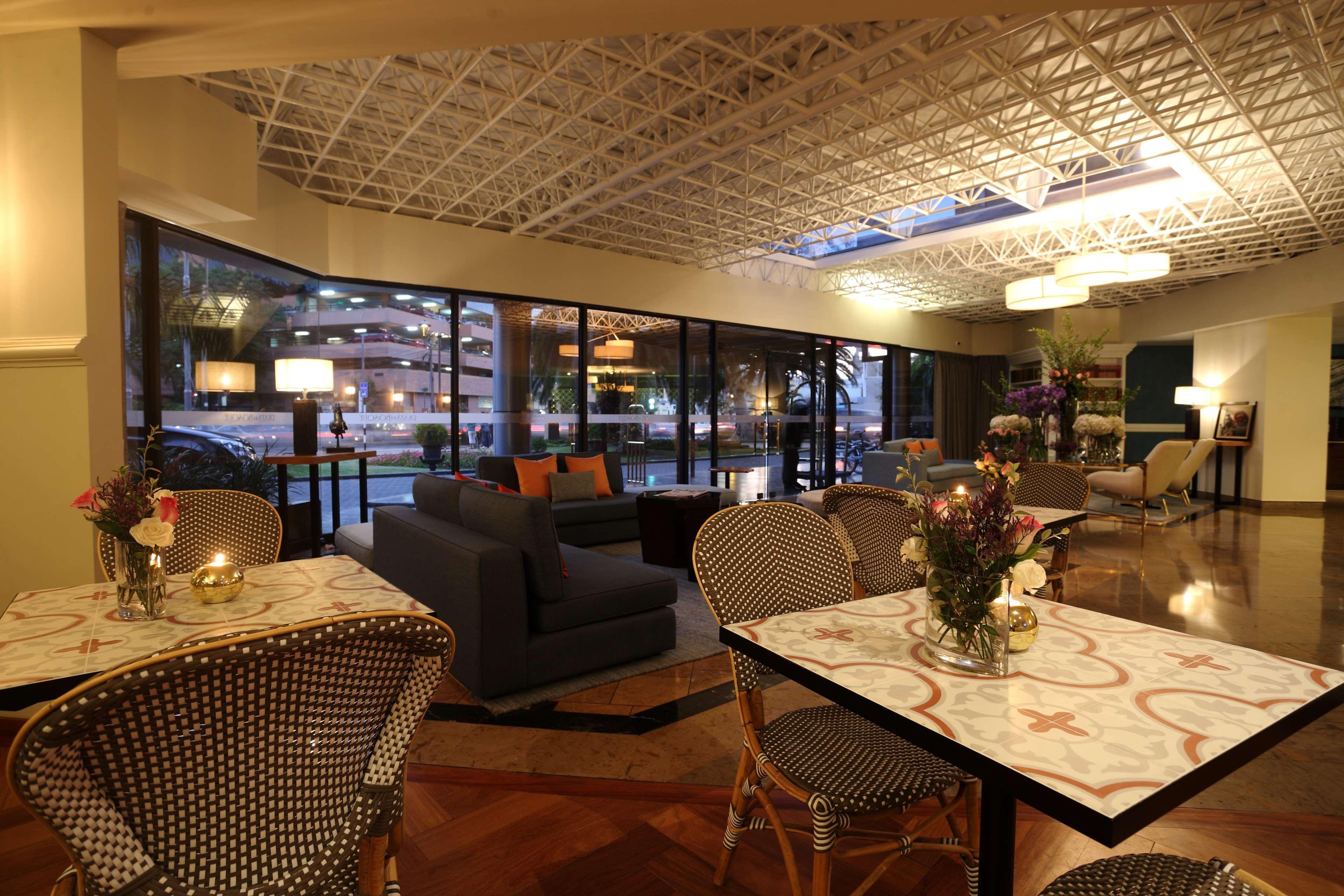 Radisson Hotel Plaza Del Bosque Лима Екстериор снимка