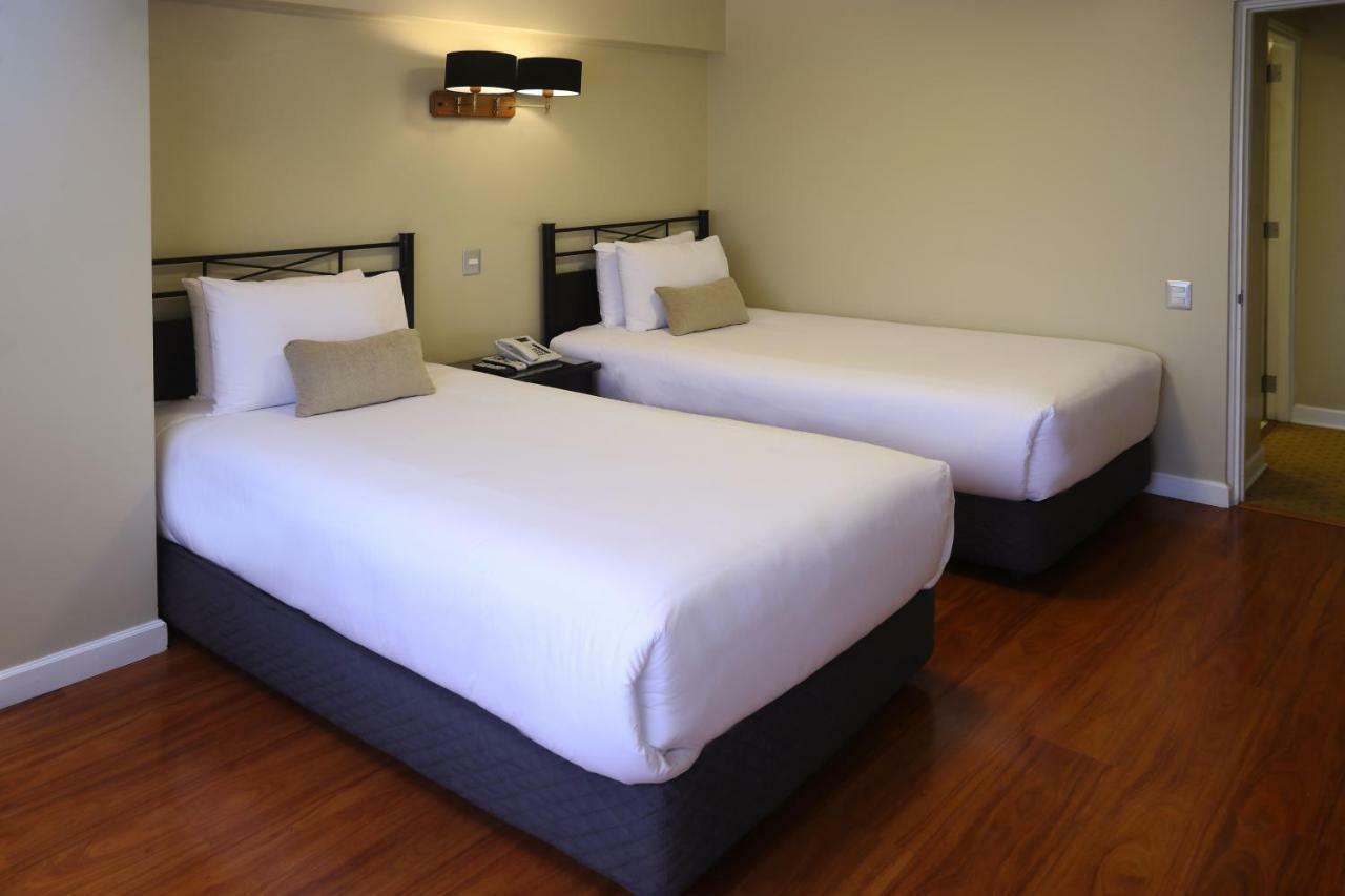 Radisson Hotel Plaza Del Bosque Лима Екстериор снимка